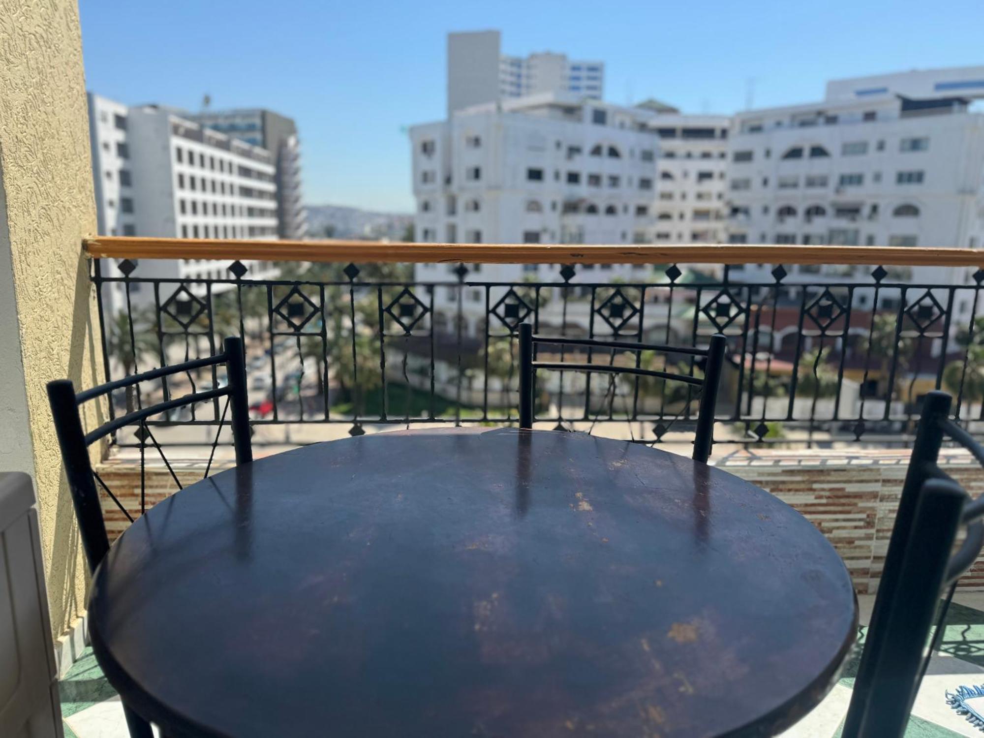 Complexe Le Printemps Avec Piscine Et Balcon Apartment Tangier